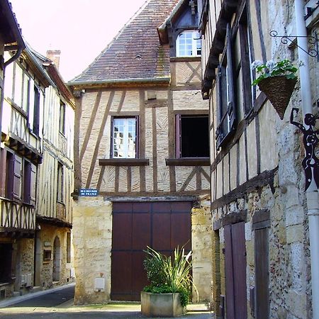 Studio Avec Terrasse Et Jardinet En Centre Ville 贝尔热拉克 外观 照片