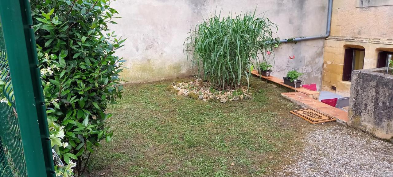 Studio Avec Terrasse Et Jardinet En Centre Ville 贝尔热拉克 外观 照片